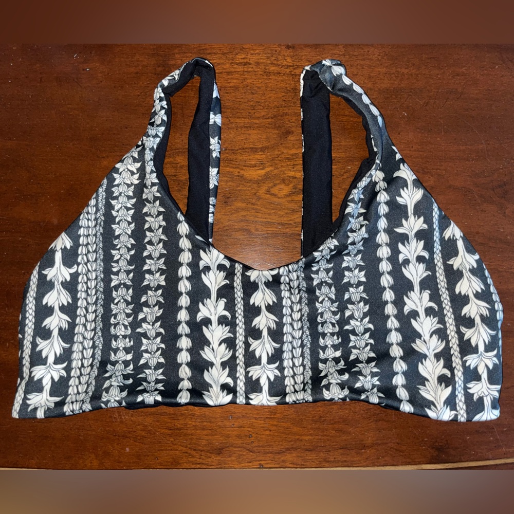 Multiple Lei Reversible Bikini Top